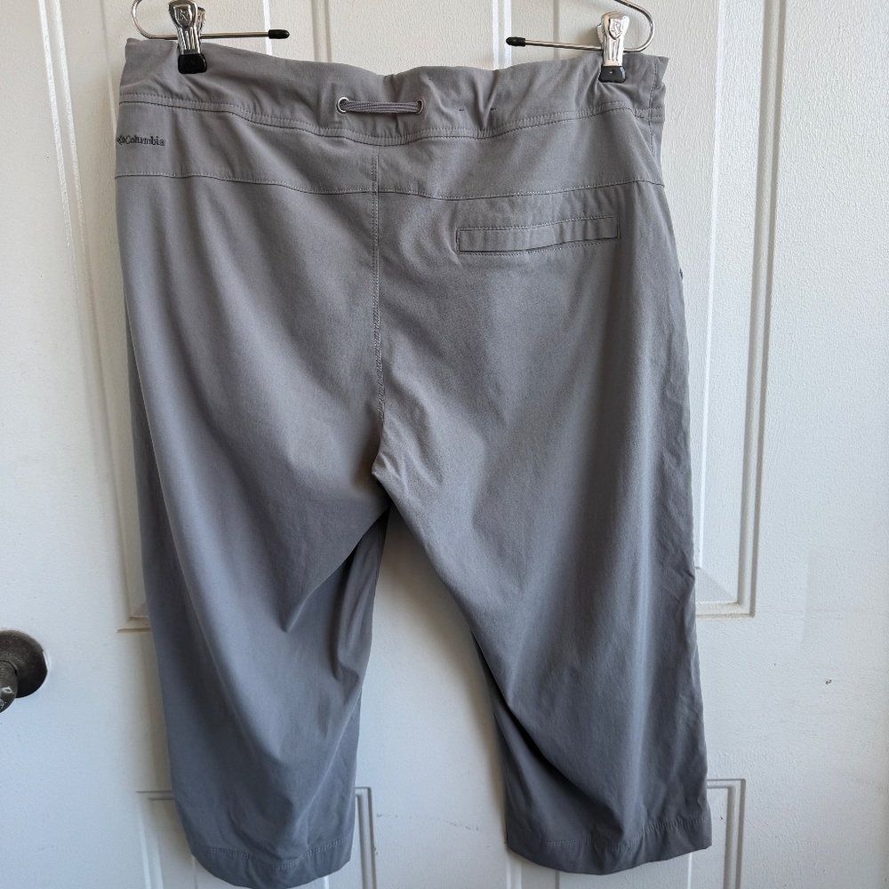 Columbia | Anytime‎ Outdoor Capri Pants | Women’s Size 14 | Gray - Picture 7 of 11